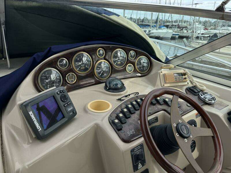 2002 Rinker 342 Fiesta Vee