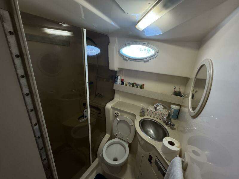 2002 Rinker 342 Fiesta Vee