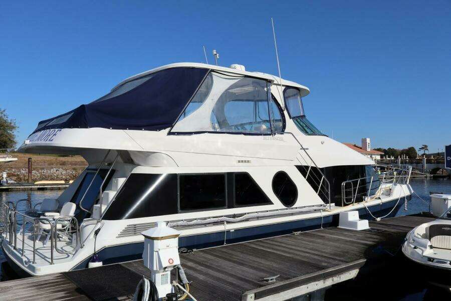 2006 Bluewater 5200