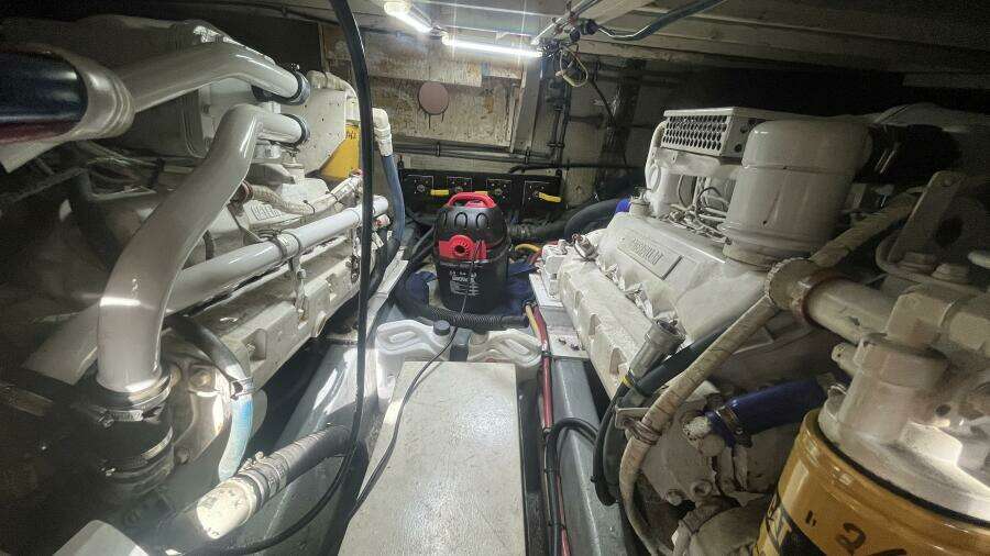 1994 Hatteras Double Cabin