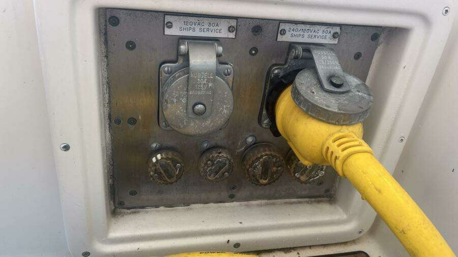 1994 Hatteras Double Cabin