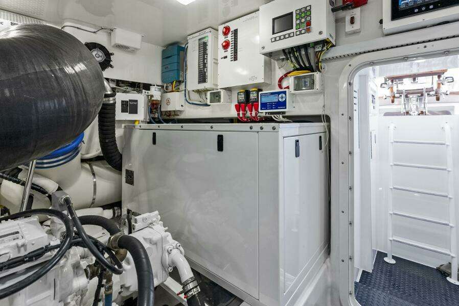 2019 Viking 80 Convertible