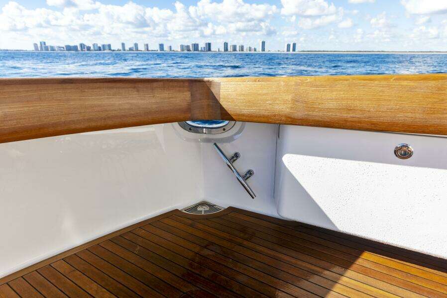 2019 Viking 80 Convertible