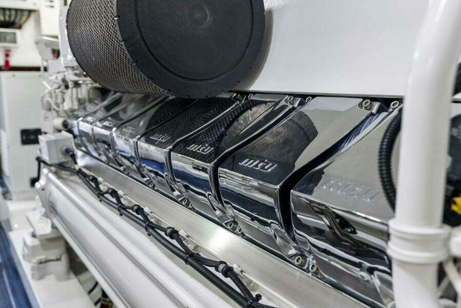 2019 Viking 80 Convertible