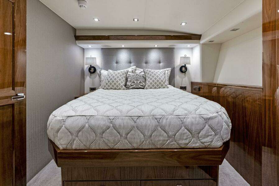 2019 Viking 80 Convertible