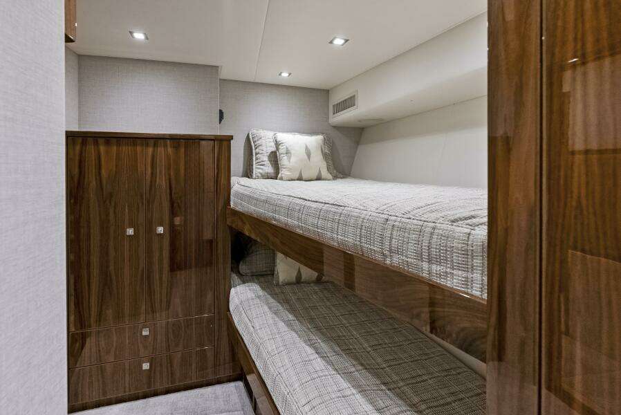 2019 Viking 80 Convertible