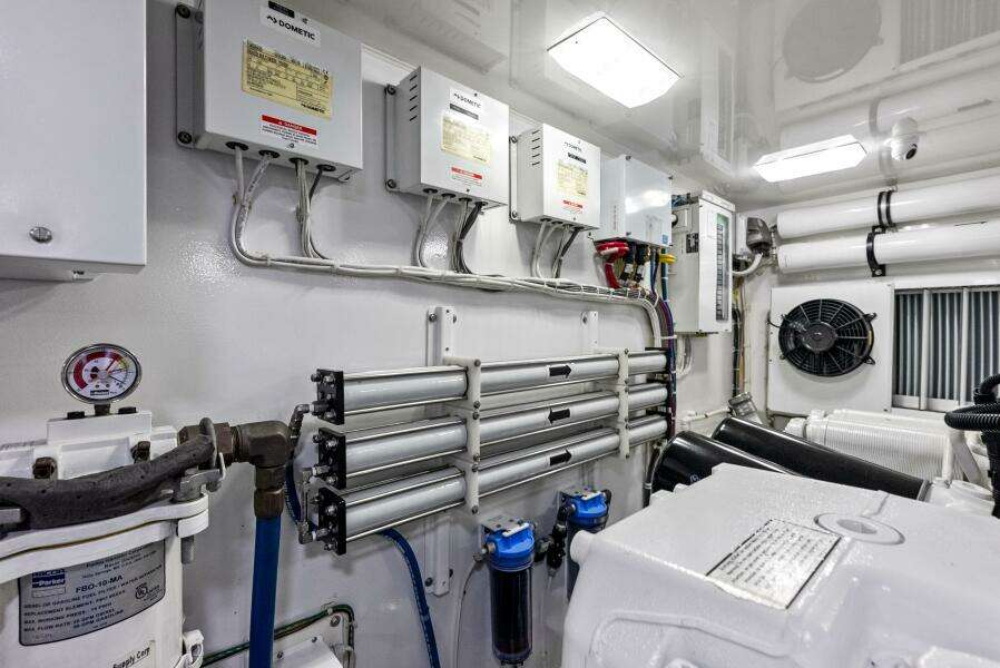 2019 Viking 80 Convertible