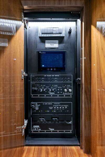 2019 Viking 80 Convertible