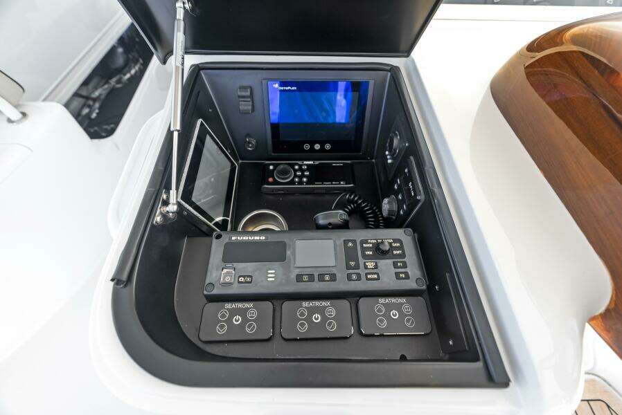 2019 Viking 80 Convertible