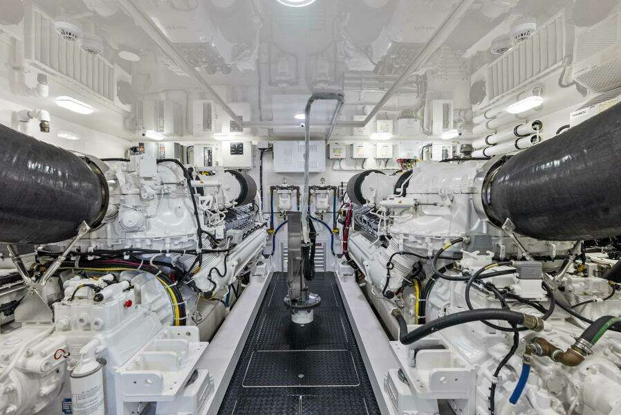 2019 Viking 80 Convertible