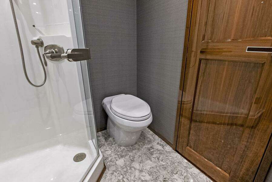 2019 Viking 80 Convertible