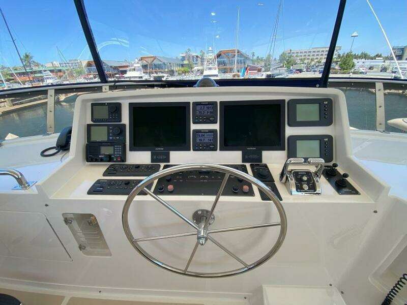 2005 Offshore Yachts 