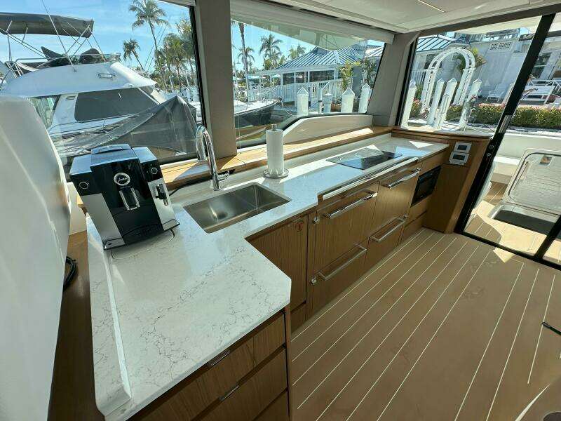 2025 Tiara Yachts 60 EX - Galley