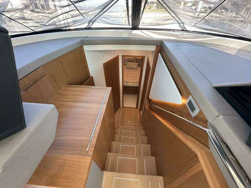  2025 Tiara Yachts 60 EX - Companionway