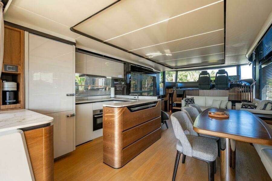 Absolute 64 - Kingship - Salon