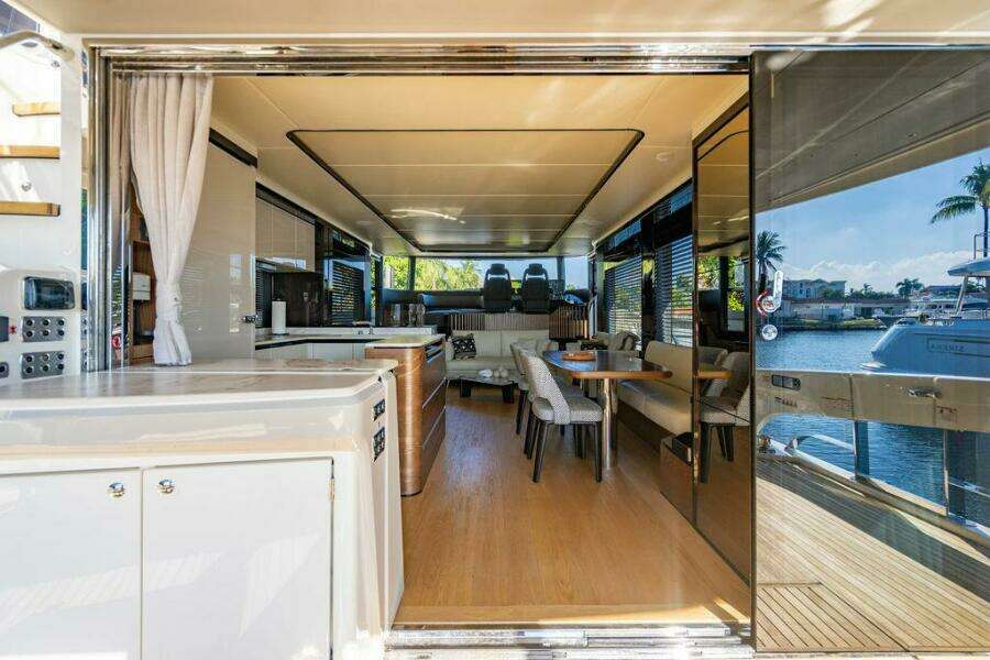 Absolute 64 - Kingship - Salon