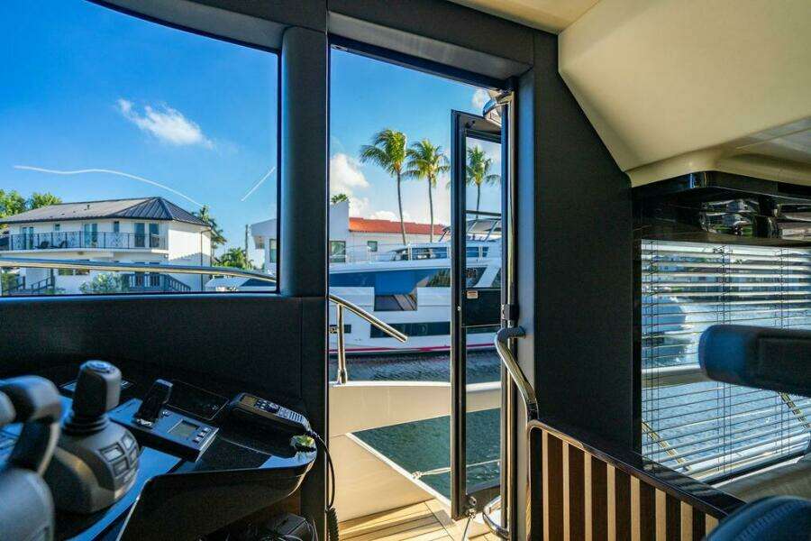 Absolute 64 - Kingship - Helm