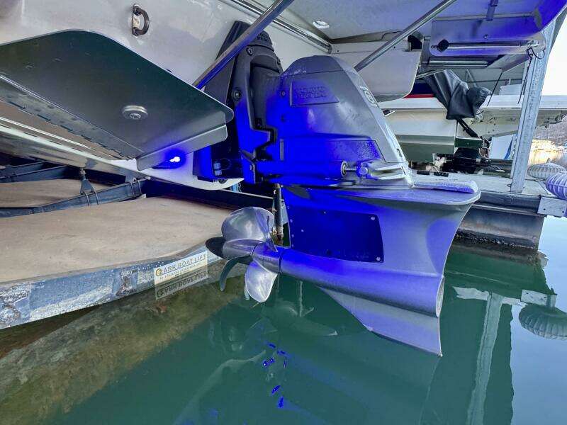 2018 Chris-Craft Launch 27 Heritage Trim Edition - Surf