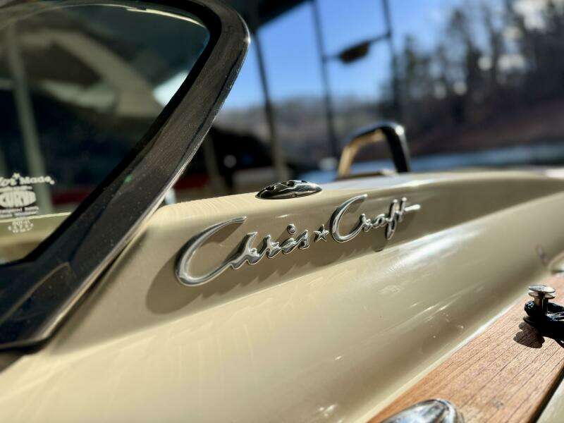 2018 Chris-Craft Launch 27 Heritage Trim Edition - Surf