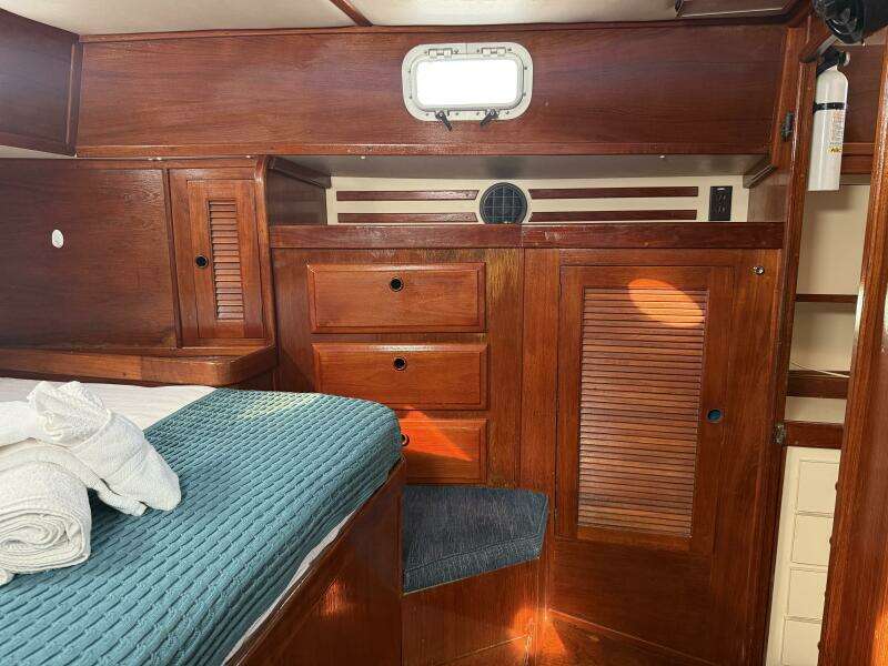 1985 Endeavour 42