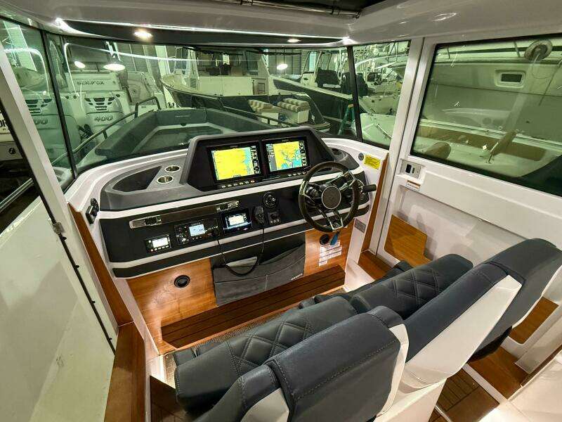 2021 Axopar Cabin