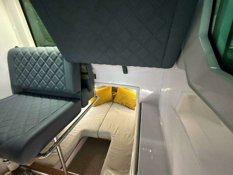 2021 Axopar Cabin