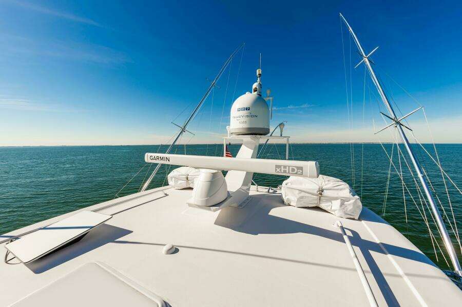 2008 Hatteras 64 Enclosed Bridge