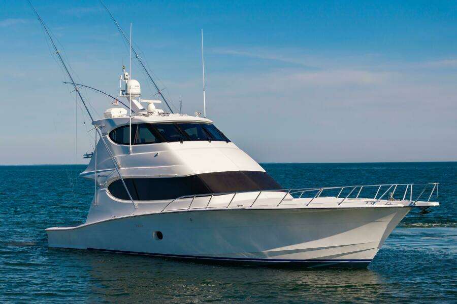 2008 Hatteras 64 Enclosed Bridge