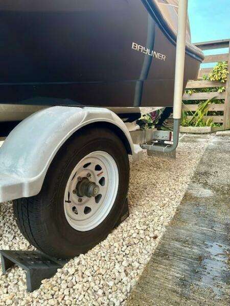 2022 Bayliner DX2000