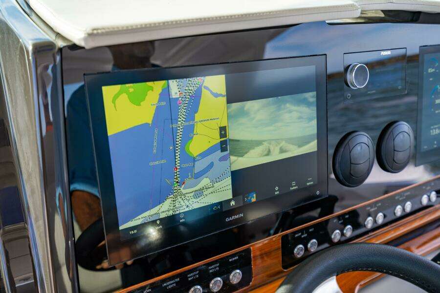 2022 Tiara Yachts 43 LS