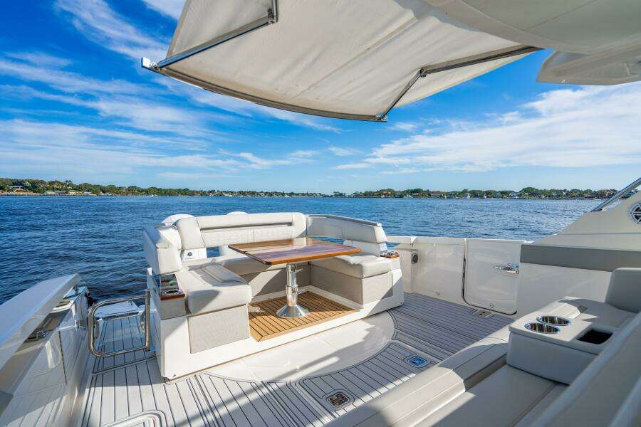 2022 Tiara Yachts 43 LS