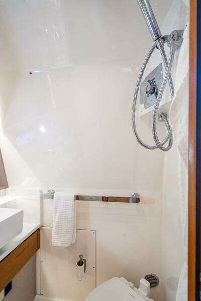 2022 Tiara Yachts 43 LS