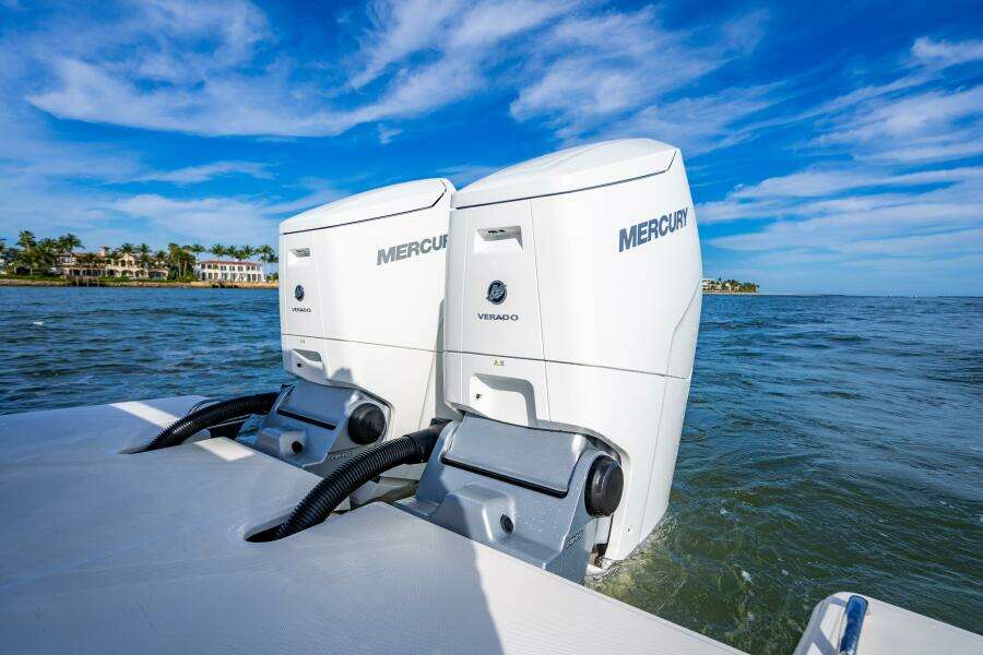 2022 Tiara Yachts 43 LS