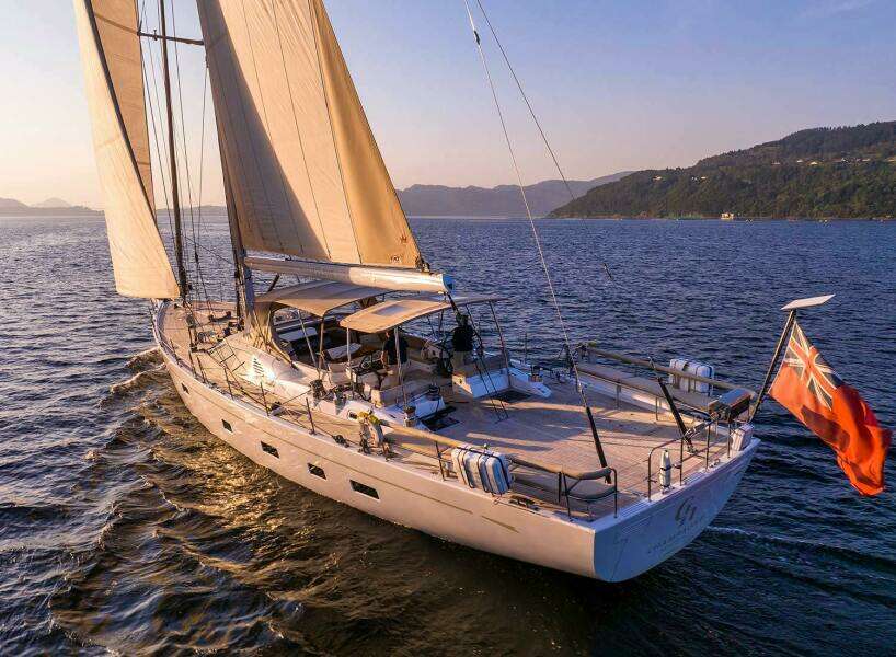 2014 Oyster Yachts Oyster 825