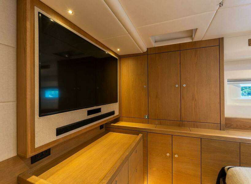 2014 Oyster Yachts Oyster 825