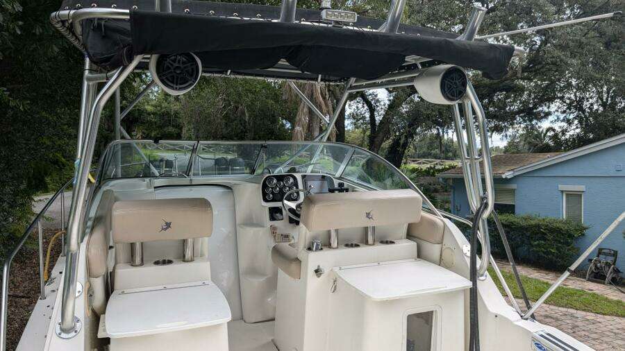 2001 Wellcraft 270 Coastal
