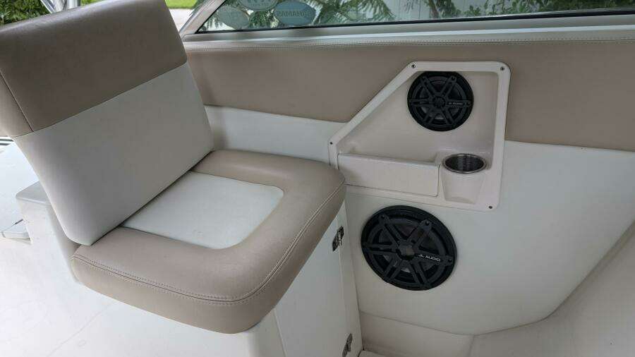 2001 Wellcraft 270 Coastal