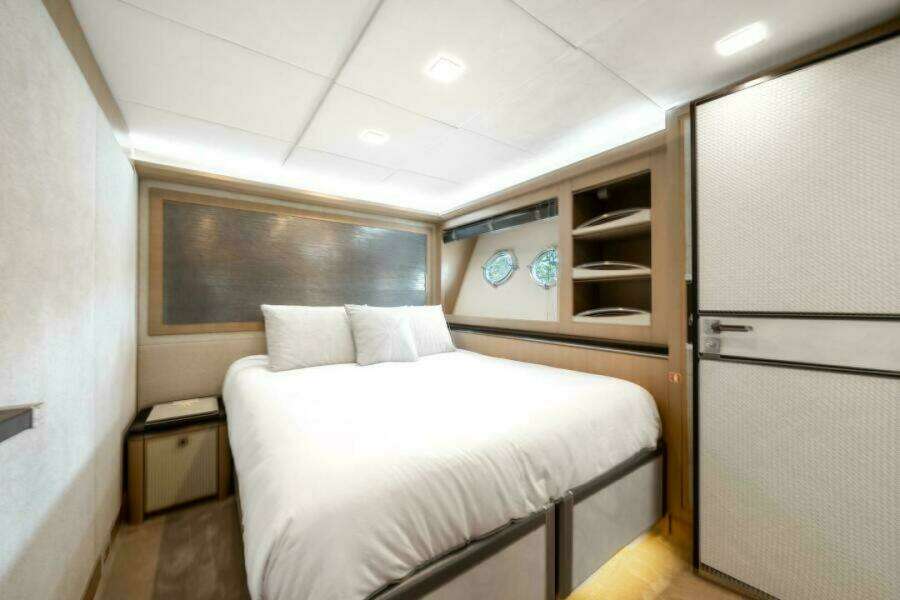 2015 Monte Carlo Yachts MCY86