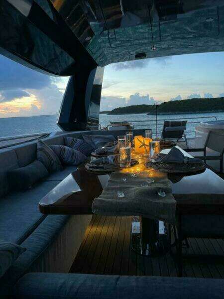 2015 Monte Carlo Yachts MCY86