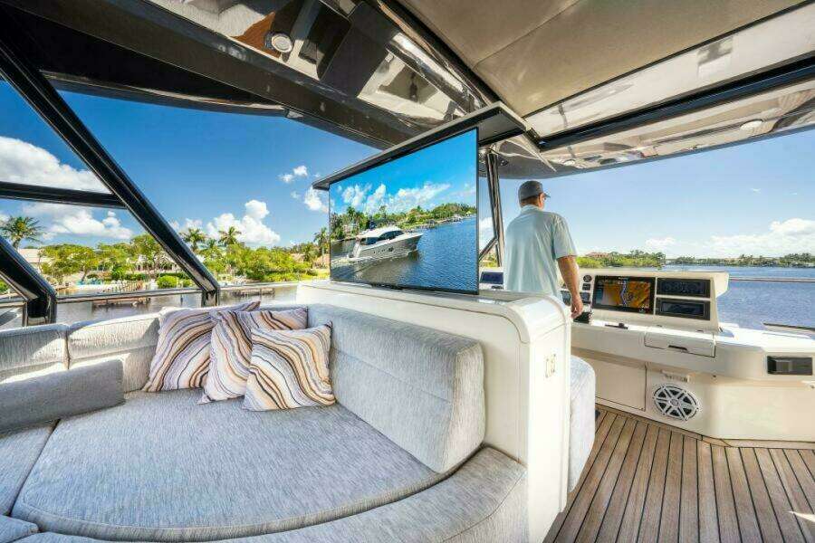2015 Monte Carlo Yachts MCY86