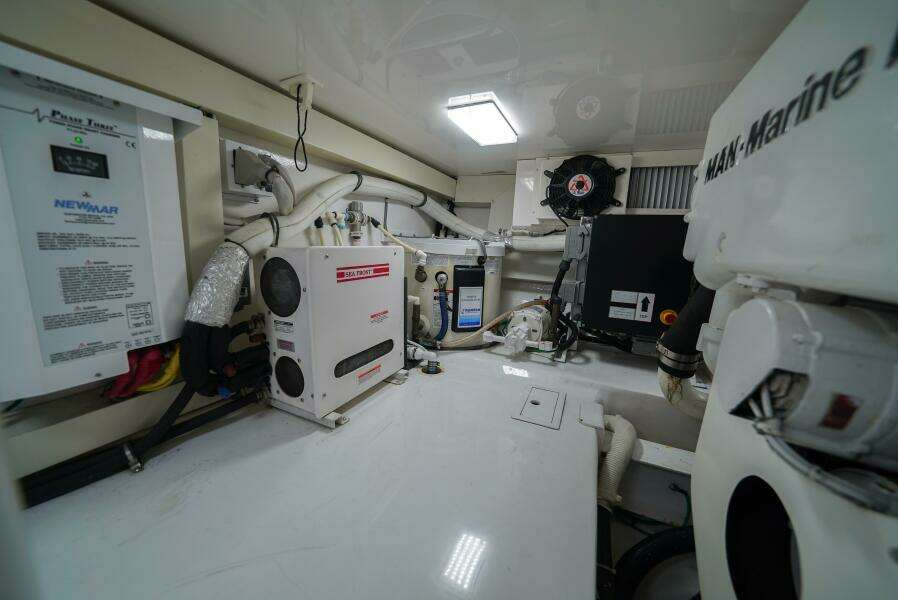 2007 Viking 45 Convertible Bad Habits