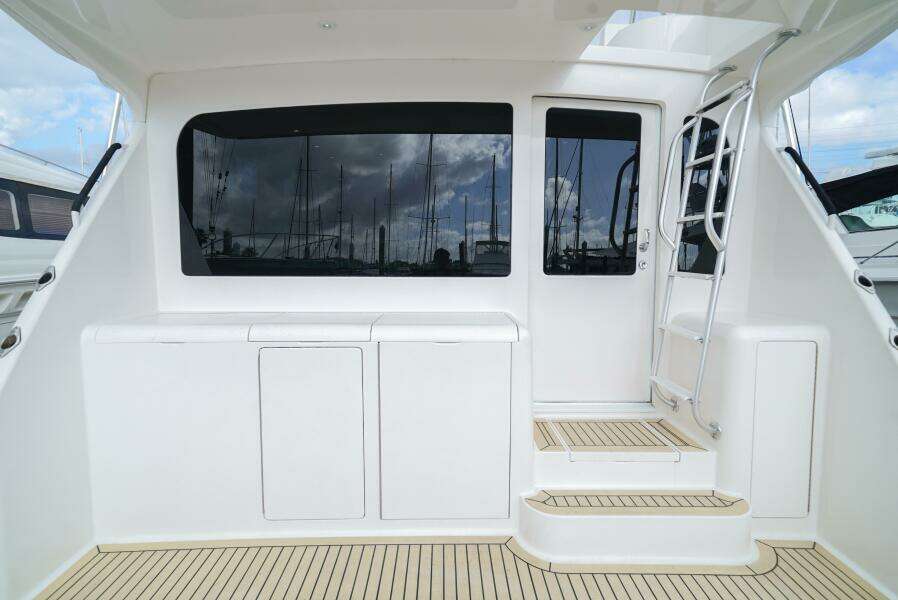 2007 Viking 45 Convertible Bad Habits