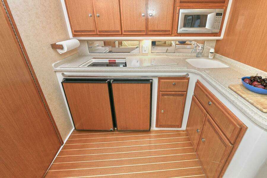 2007 Cabo Express with Tower