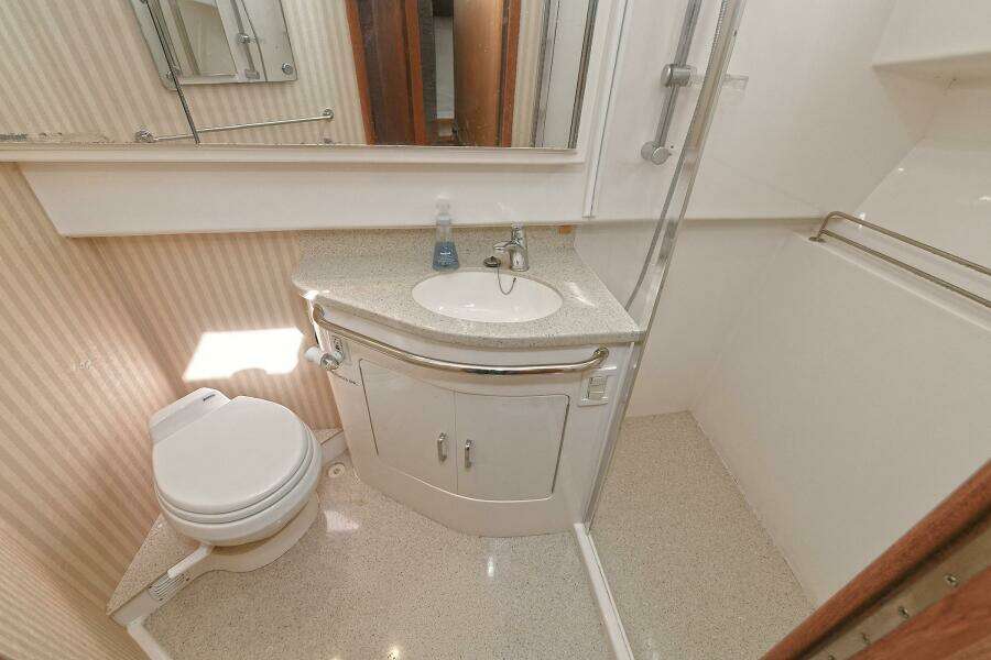 2007 Cabo Express with Tower