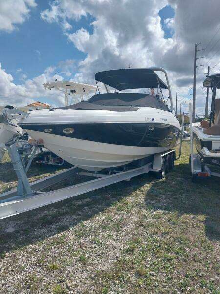 2009 Rinker 296