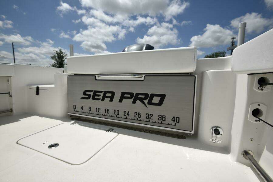 2023 Sea Pro 239 Deep V DLX