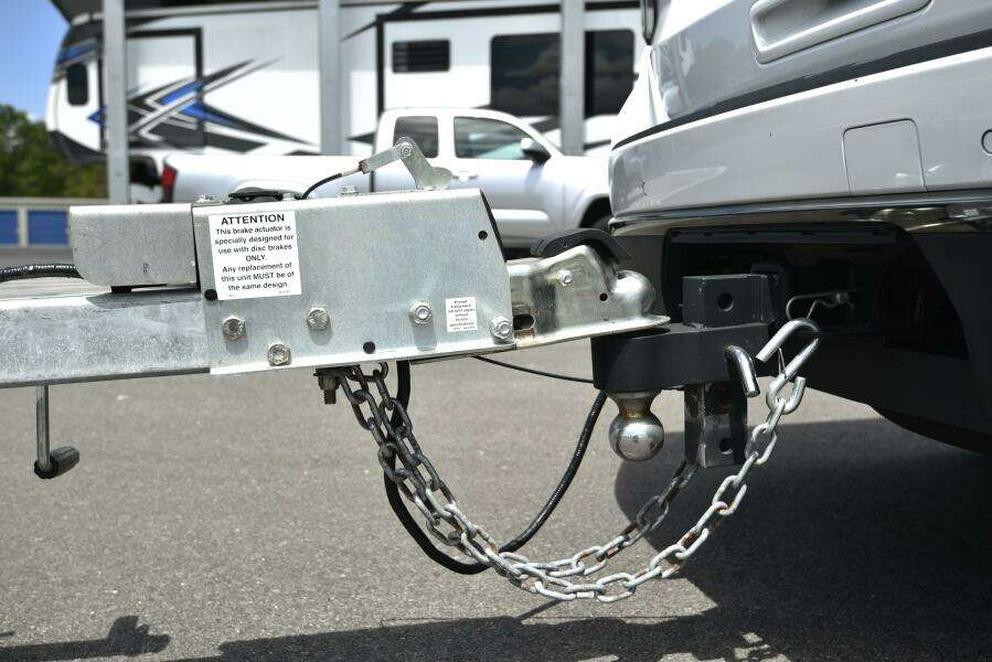 2023 Sea Pro 239 Deep V DLX