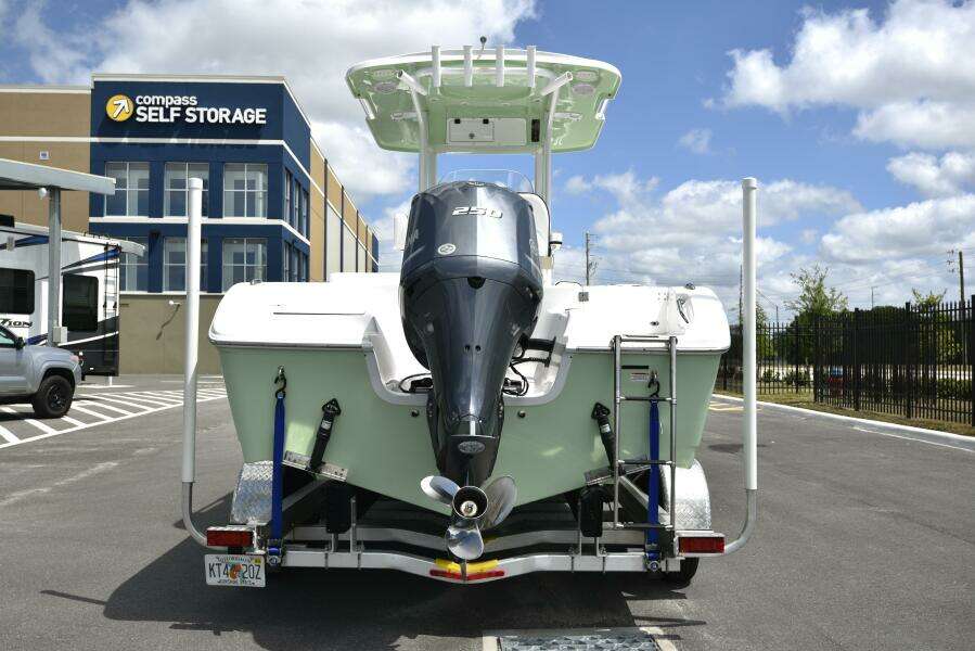 2023 Sea Pro 239 Deep V DLX