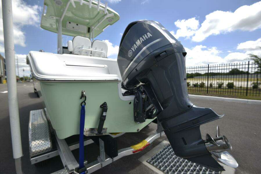 2023 Sea Pro 239 Deep V DLX