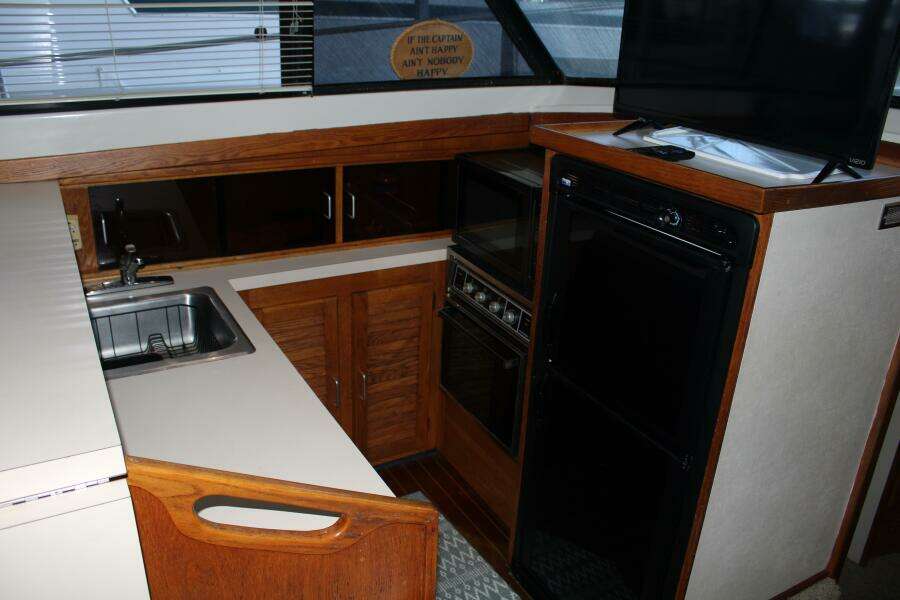 1986 Mainship 40' Double Cabin